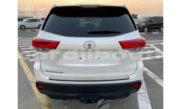 Buy Import Toyota Highlander White Car in Import - Dubai in Ali Sabieh Region Buy Import Toyota Highlander White Car in Import - Dubai in Ali Sabieh Region
