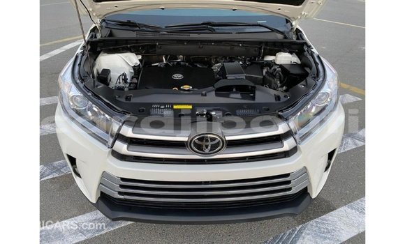 Buy Import Toyota Highlander White Car in Import - Dubai in Ali Sabieh Region Buy Import Toyota Highlander White Car in Import - Dubai in Ali Sabieh Region