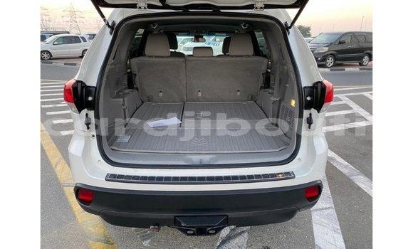 Buy Import Toyota Highlander White Car in Import - Dubai in Ali Sabieh Region Buy Import Toyota Highlander White Car in Import - Dubai in Ali Sabieh Region
