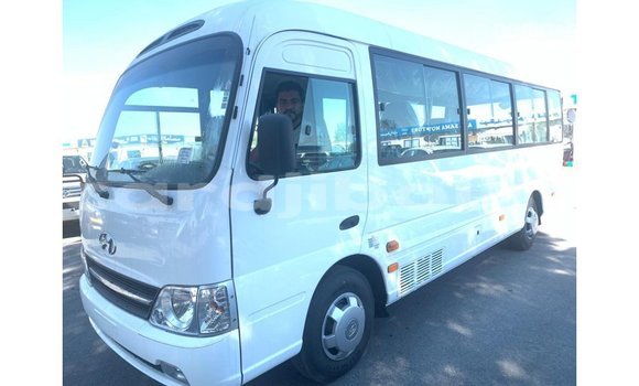 Acheter Import Voiture Hyundai Accent Blanc à Import - Dubai, Ali Sabieh Region Acheter Import Voiture Hyundai Accent Blanc à Import - Dubai, Ali Sabieh Region