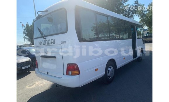 Acheter Import Voiture Hyundai Accent Blanc à Import - Dubai, Ali Sabieh Region Acheter Import Voiture Hyundai Accent Blanc à Import - Dubai, Ali Sabieh Region