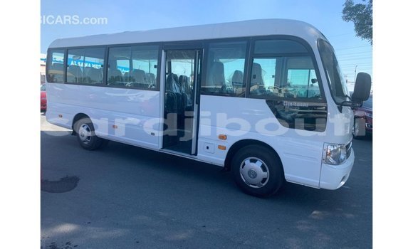 Acheter Import Voiture Hyundai Accent Blanc à Import - Dubai, Ali Sabieh Region Acheter Import Voiture Hyundai Accent Blanc à Import - Dubai, Ali Sabieh Region