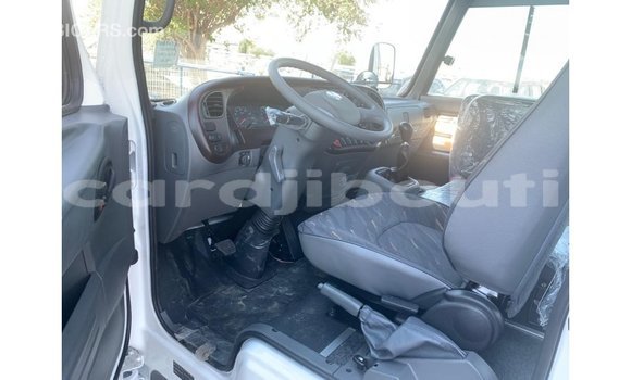 Acheter Import Voiture Hyundai Accent Blanc à Import - Dubai, Ali Sabieh Region Acheter Import Voiture Hyundai Accent Blanc à Import - Dubai, Ali Sabieh Region