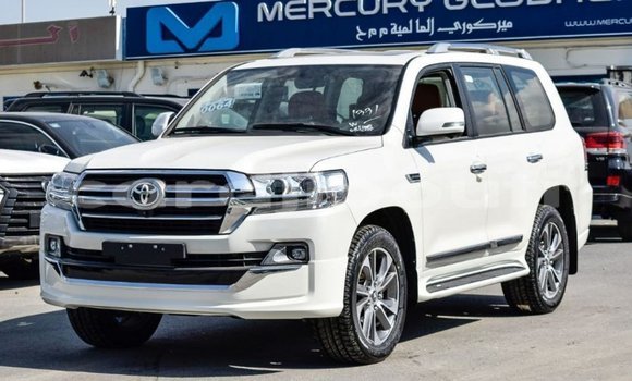 Acheter Import Voiture Toyota Land Cruiser Blanc à Import - Dubai, Ali Sabieh Region Acheter Import Voiture Toyota Land Cruiser Blanc à Import - Dubai, Ali Sabieh Region