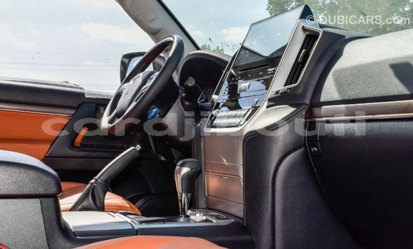 Acheter Import Voiture Toyota Land Cruiser Blanc à Import - Dubai, Ali Sabieh Region Acheter Import Voiture Toyota Land Cruiser Blanc à Import - Dubai, Ali Sabieh Region