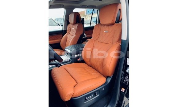 Acheter Import Voiture Toyota Land Cruiser Noir à Import - Dubai, Ali Sabieh Region Acheter Import Voiture Toyota Land Cruiser Noir à Import - Dubai, Ali Sabieh Region