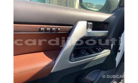 Acheter Import Voiture Toyota Land Cruiser Blanc à Import - Dubai, Ali Sabieh Region Acheter Import Voiture Toyota Land Cruiser Blanc à Import - Dubai, Ali Sabieh Region