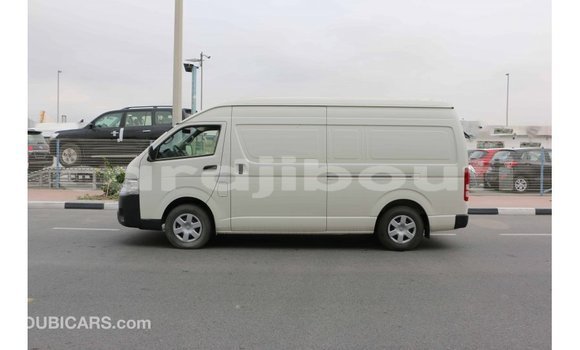 Buy Import Toyota Hiace White Car in Import - Dubai in Ali Sabieh Region Buy Import Toyota Hiace White Car in Import - Dubai in Ali Sabieh Region