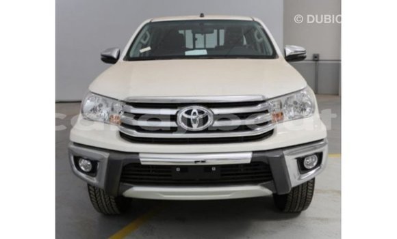 Acheter Import Voiture Toyota Hilux Blanc à Import - Dubai, Ali Sabieh Region Acheter Import Voiture Toyota Hilux Blanc à Import - Dubai, Ali Sabieh Region