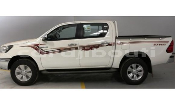 Acheter Import Voiture Toyota Hilux Blanc à Import - Dubai, Ali Sabieh Region Acheter Import Voiture Toyota Hilux Blanc à Import - Dubai, Ali Sabieh Region