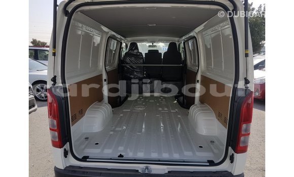 Acheter Import Voiture Toyota Hiace Blanc à Import - Dubai, Ali Sabieh Region Acheter Import Voiture Toyota Hiace Blanc à Import - Dubai, Ali Sabieh Region