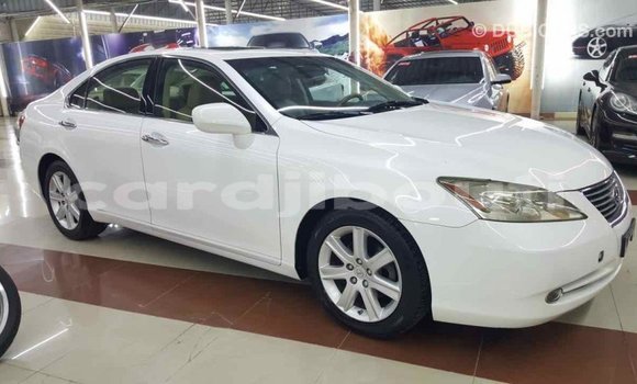 Acheter Import Voiture Lexus ES Blanc à Import - Dubai, Ali Sabieh Region Acheter Import Voiture Lexus ES Blanc à Import - Dubai, Ali Sabieh Region