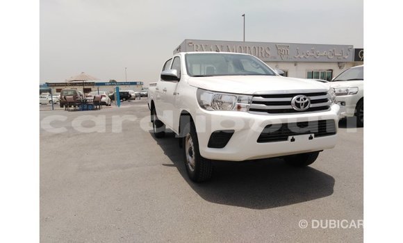Acheter Import Voiture Toyota Hilux Blanc à Import - Dubai, Ali Sabieh Region Acheter Import Voiture Toyota Hilux Blanc à Import - Dubai, Ali Sabieh Region