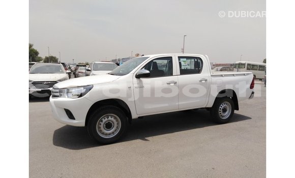 Acheter Import Voiture Toyota Hilux Blanc à Import - Dubai, Ali Sabieh Region Acheter Import Voiture Toyota Hilux Blanc à Import - Dubai, Ali Sabieh Region