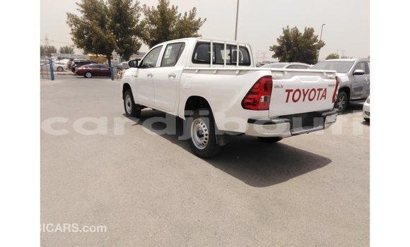 Acheter Import Voiture Toyota Hilux Blanc à Import - Dubai, Ali Sabieh Region Acheter Import Voiture Toyota Hilux Blanc à Import - Dubai, Ali Sabieh Region
