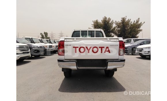 Acheter Import Voiture Toyota Hilux Blanc à Import - Dubai, Ali Sabieh Region Acheter Import Voiture Toyota Hilux Blanc à Import - Dubai, Ali Sabieh Region