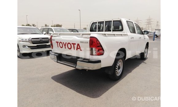 Acheter Import Voiture Toyota Hilux Blanc à Import - Dubai, Ali Sabieh Region Acheter Import Voiture Toyota Hilux Blanc à Import - Dubai, Ali Sabieh Region