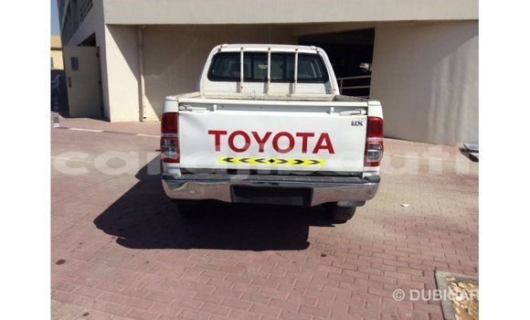 Acheter Import Voiture Toyota Hilux Blanc à Import - Dubai, Ali Sabieh Region Acheter Import Voiture Toyota Hilux Blanc à Import - Dubai, Ali Sabieh Region