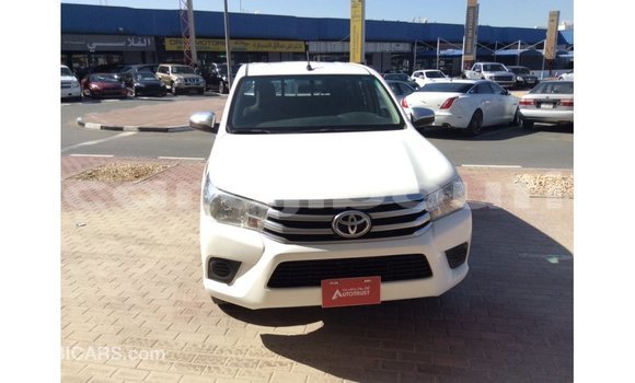 Acheter Import Voiture Toyota Hilux Blanc à Import - Dubai, Ali Sabieh Region Acheter Import Voiture Toyota Hilux Blanc à Import - Dubai, Ali Sabieh Region