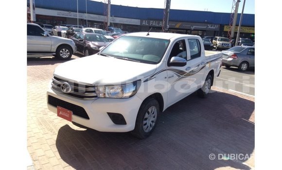 Acheter Import Voiture Toyota Hilux Blanc à Import - Dubai, Ali Sabieh Region Acheter Import Voiture Toyota Hilux Blanc à Import - Dubai, Ali Sabieh Region