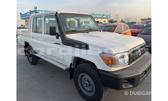 Buy Import Toyota Land Cruiser White Car in Import - Dubai in Ali Sabieh Region Buy Import Toyota Land Cruiser White Car in Import - Dubai in Ali Sabieh Region
