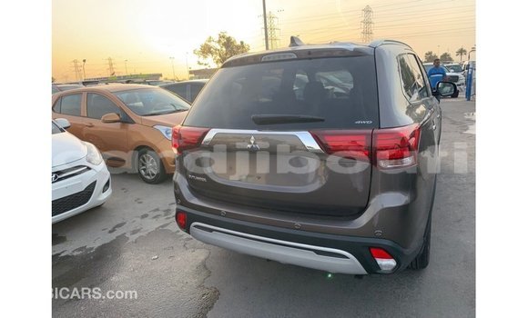 Acheter Import Voiture Mitsubishi Outlander Marron à Import - Dubai, Ali Sabieh Region Acheter Import Voiture Mitsubishi Outlander Marron à Import - Dubai, Ali Sabieh Region