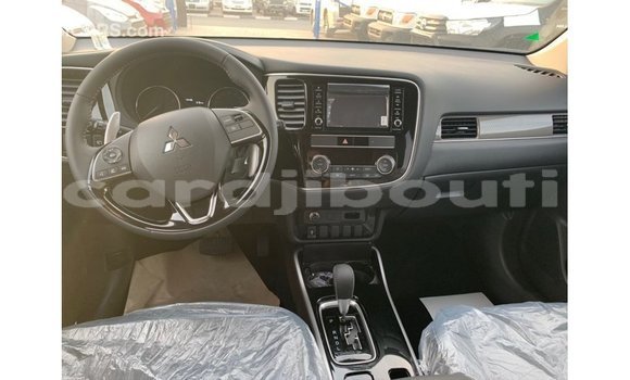 Acheter Import Voiture Mitsubishi Outlander Marron à Import - Dubai, Ali Sabieh Region Acheter Import Voiture Mitsubishi Outlander Marron à Import - Dubai, Ali Sabieh Region