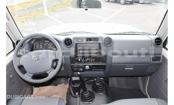 Buy Import Toyota Land Cruiser White Car in Import - Dubai in Ali Sabieh Region Buy Import Toyota Land Cruiser White Car in Import - Dubai in Ali Sabieh Region