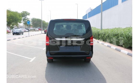 Buy Import Mercedes-Benz 250 Black Car in Import - Dubai in Ali Sabieh Region Buy Import Mercedes-Benz 250 Black Car in Import - Dubai in Ali Sabieh Region