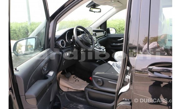 Buy Import Mercedes-Benz 250 Black Car in Import - Dubai in Ali Sabieh Region Buy Import Mercedes-Benz 250 Black Car in Import - Dubai in Ali Sabieh Region