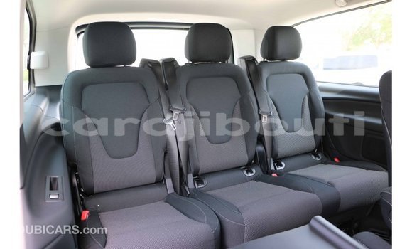 Buy Import Mercedes-Benz 250 Black Car in Import - Dubai in Ali Sabieh Region Buy Import Mercedes-Benz 250 Black Car in Import - Dubai in Ali Sabieh Region