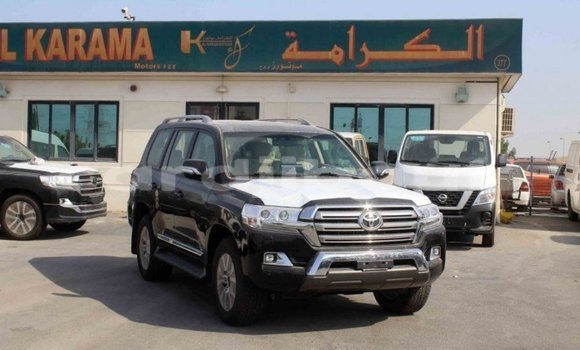 Acheter Import Voiture Toyota Land Cruiser Noir à Import - Dubai, Ali Sabieh Region Acheter Import Voiture Toyota Land Cruiser Noir à Import - Dubai, Ali Sabieh Region