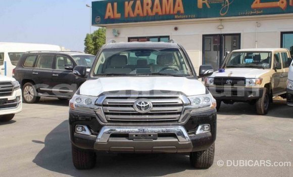 Acheter Import Voiture Toyota Land Cruiser Noir à Import - Dubai, Ali Sabieh Region Acheter Import Voiture Toyota Land Cruiser Noir à Import - Dubai, Ali Sabieh Region