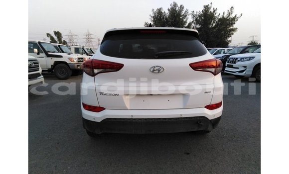 Acheter Import Voiture Hyundai Tucson Blanc à Import - Dubai, Ali Sabieh Region Acheter Import Voiture Hyundai Tucson Blanc à Import - Dubai, Ali Sabieh Region