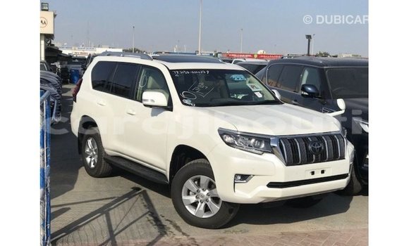 Acheter Import Voiture Toyota Prado Blanc à Import - Dubai, Ali Sabieh Region Acheter Import Voiture Toyota Prado Blanc à Import - Dubai, Ali Sabieh Region