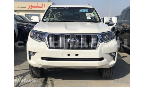 Acheter Import Voiture Toyota Prado Blanc à Import - Dubai, Ali Sabieh Region Acheter Import Voiture Toyota Prado Blanc à Import - Dubai, Ali Sabieh Region