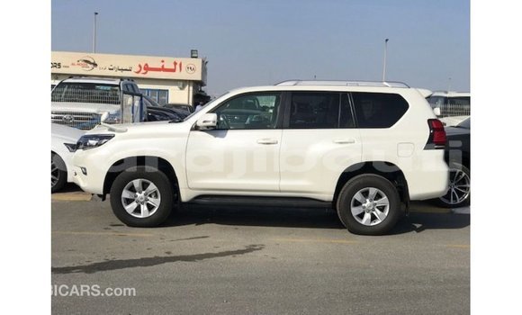 Acheter Import Voiture Toyota Prado Blanc à Import - Dubai, Ali Sabieh Region Acheter Import Voiture Toyota Prado Blanc à Import - Dubai, Ali Sabieh Region
