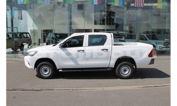 Buy Import Toyota Hilux White Car in Import - Dubai in Ali Sabieh Region Buy Import Toyota Hilux White Car in Import - Dubai in Ali Sabieh Region