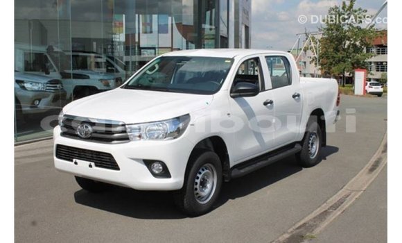 Buy Import Toyota Hilux White Car in Import - Dubai in Ali Sabieh Region Buy Import Toyota Hilux White Car in Import - Dubai in Ali Sabieh Region
