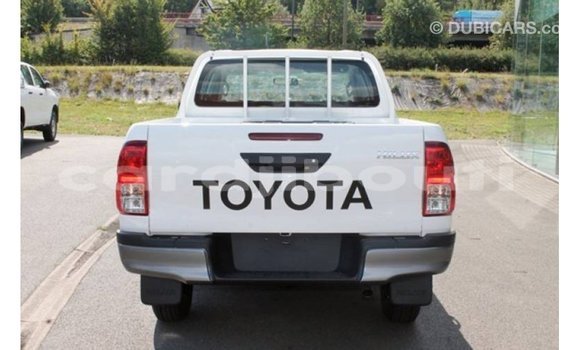 Buy Import Toyota Hilux White Car in Import - Dubai in Ali Sabieh Region Buy Import Toyota Hilux White Car in Import - Dubai in Ali Sabieh Region