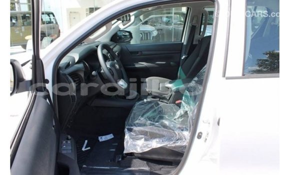 Buy Import Toyota Hilux White Car in Import - Dubai in Ali Sabieh Region Buy Import Toyota Hilux White Car in Import - Dubai in Ali Sabieh Region