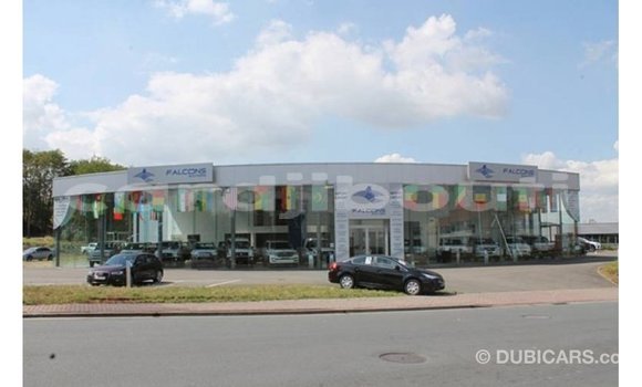 Buy Import Toyota Hilux White Car in Import - Dubai in Ali Sabieh Region Buy Import Toyota Hilux White Car in Import - Dubai in Ali Sabieh Region