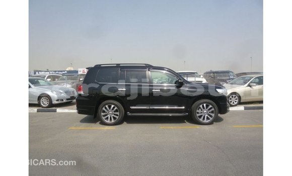 Acheter Import Voiture Toyota Land Cruiser Noir à Import - Dubai, Ali Sabieh Region Acheter Import Voiture Toyota Land Cruiser Noir à Import - Dubai, Ali Sabieh Region