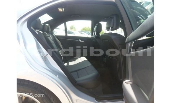 Acheter Import Voiture Mercedes-Benz 200 Autre à Import - Dubai, Ali Sabieh Region Acheter Import Voiture Mercedes-Benz 200 Autre à Import - Dubai, Ali Sabieh Region