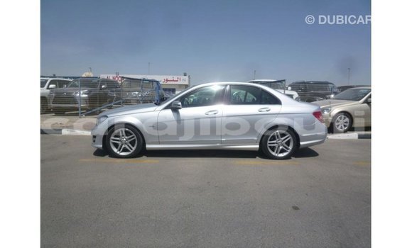 Acheter Import Voiture Mercedes-Benz 200 Autre à Import - Dubai, Ali Sabieh Region Acheter Import Voiture Mercedes-Benz 200 Autre à Import - Dubai, Ali Sabieh Region