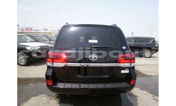 Acheter Import Voiture Toyota Land Cruiser Noir à Import - Dubai, Ali Sabieh Region Acheter Import Voiture Toyota Land Cruiser Noir à Import - Dubai, Ali Sabieh Region