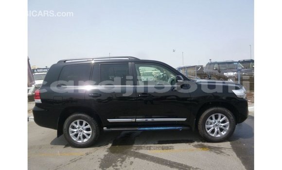 Acheter Import Voiture Toyota Land Cruiser Noir à Import - Dubai, Ali Sabieh Region Acheter Import Voiture Toyota Land Cruiser Noir à Import - Dubai, Ali Sabieh Region