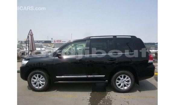 Acheter Import Voiture Toyota Land Cruiser Noir à Import - Dubai, Ali Sabieh Region Acheter Import Voiture Toyota Land Cruiser Noir à Import - Dubai, Ali Sabieh Region