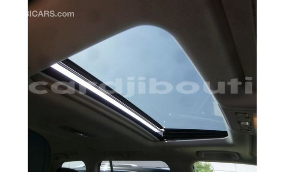 Acheter Import Voiture Toyota Land Cruiser Blanc à Import - Dubai, Ali Sabieh Region Acheter Import Voiture Toyota Land Cruiser Blanc à Import - Dubai, Ali Sabieh Region