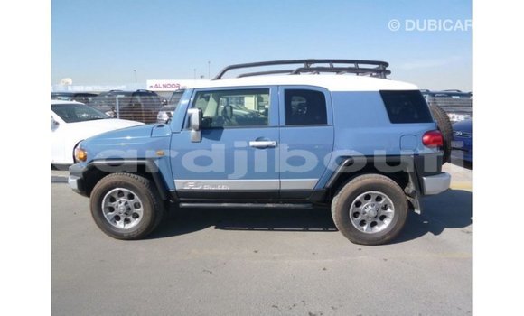 Acheter Import Voiture Toyota FJ Cruiser Bleu à Import - Dubai, Ali Sabieh Region Acheter Import Voiture Toyota FJ Cruiser Bleu à Import - Dubai, Ali Sabieh Region
